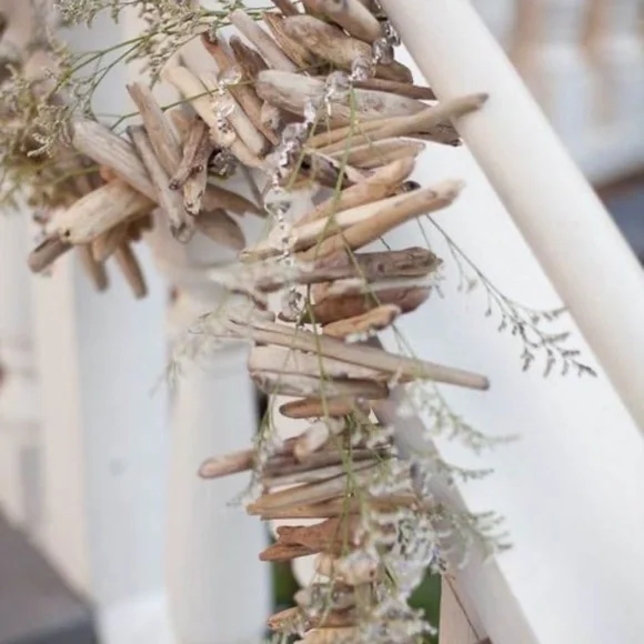 Oregon Coast Driftwood Bundle of 50 Pieces (4 Inches to 6 Inches) - Picture 7 of 14